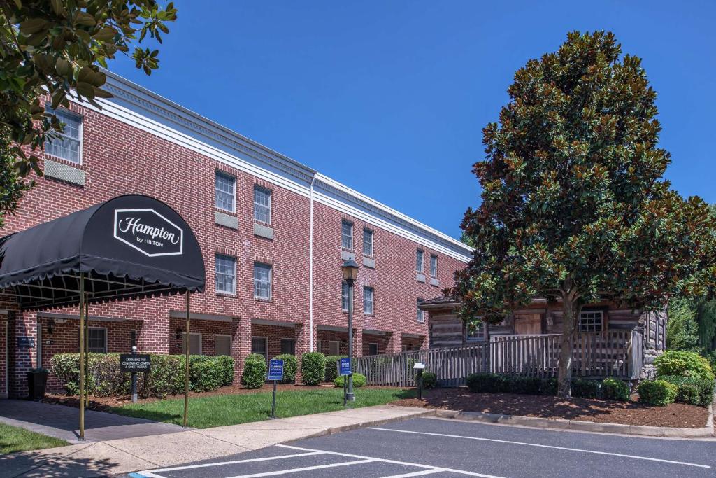 Hampton Inn Lexington Historic Area